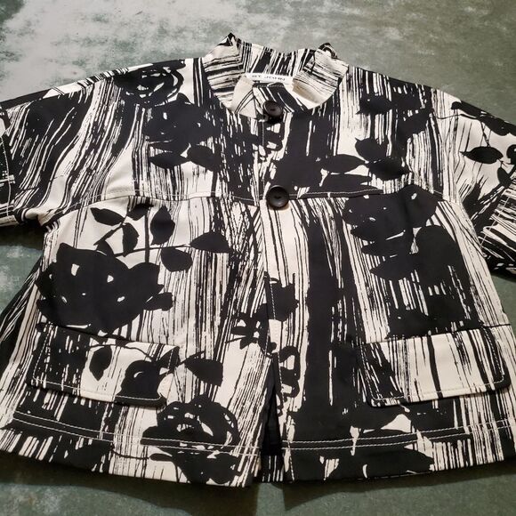 St John black&,white rose jacket sz 2 - Picture 1 of 3